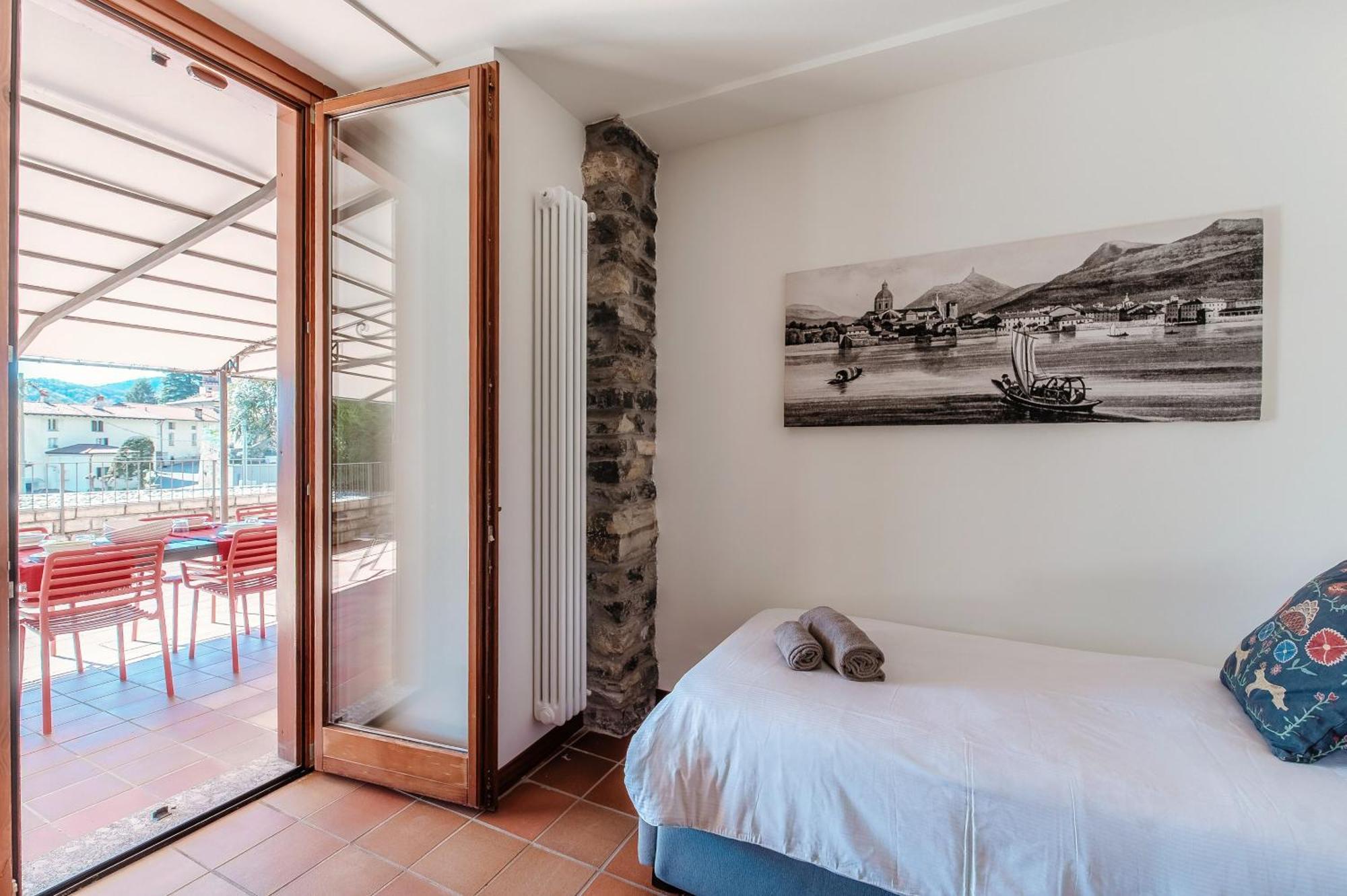 Апартаменты Crotto Polirolo - The House Of Travelers Черноббио Экстерьер фото